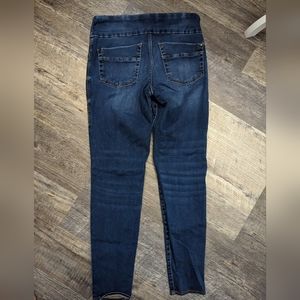 Rock and Republic Fever pull on jeggings